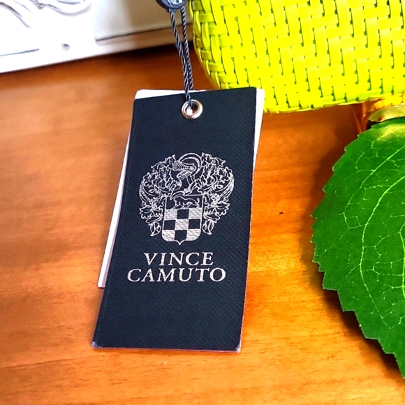 Vince Camuto NWT Bright Yellow Woven Horn Clutch W/Removable Chain Strap - Picture 5 of 12